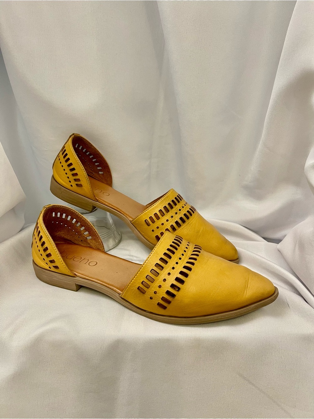 Pointy Toe Leather Flats